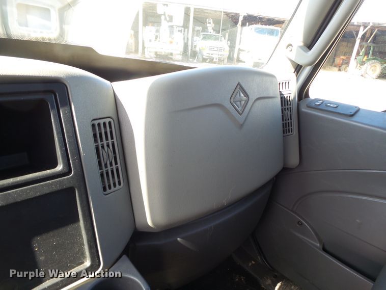 image for item DH7840 2012 International TerraStar flatbed truck