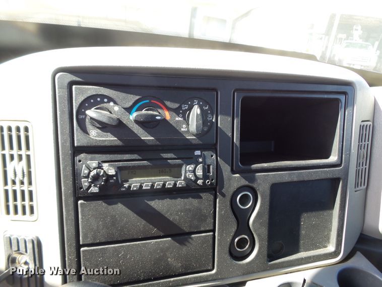 image for item DH7840 2012 International TerraStar flatbed truck