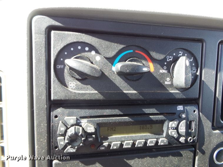 image for item DH7840 2012 International TerraStar flatbed truck