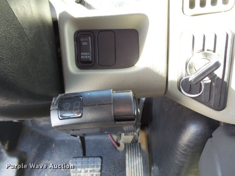 image for item DH7840 2012 International TerraStar flatbed truck