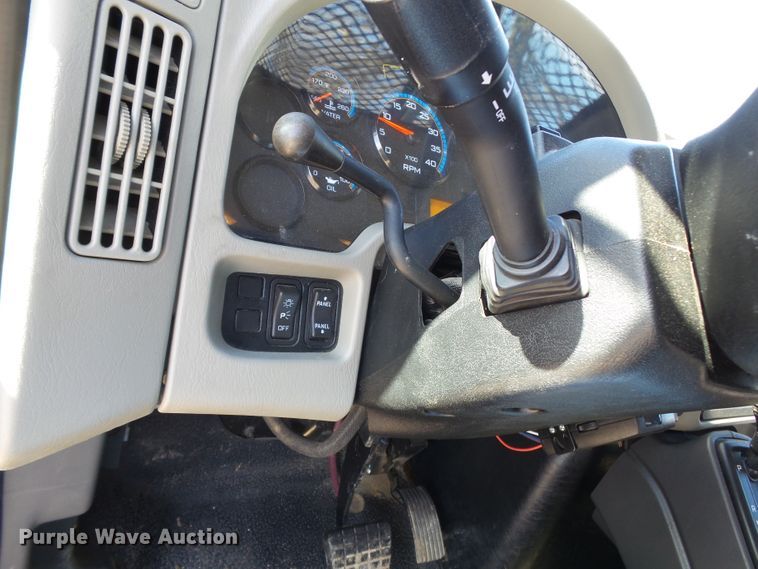 image for item DH7840 2012 International TerraStar flatbed truck