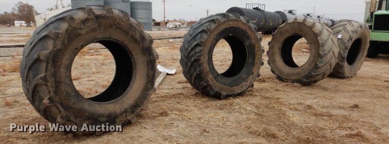 image for item DJ3000 (4) Michelin 800/70R38 tires