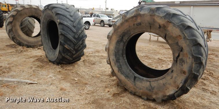 image for item DJ3000 (4) Michelin 800/70R38 tires