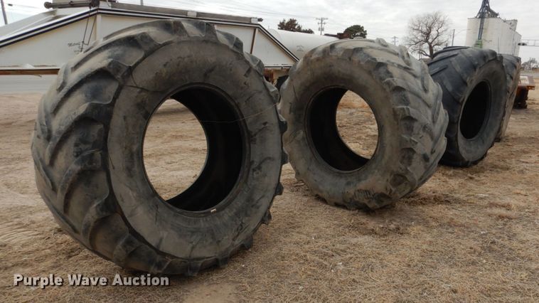 image for item DJ3000 (4) Michelin 800/70R38 tires