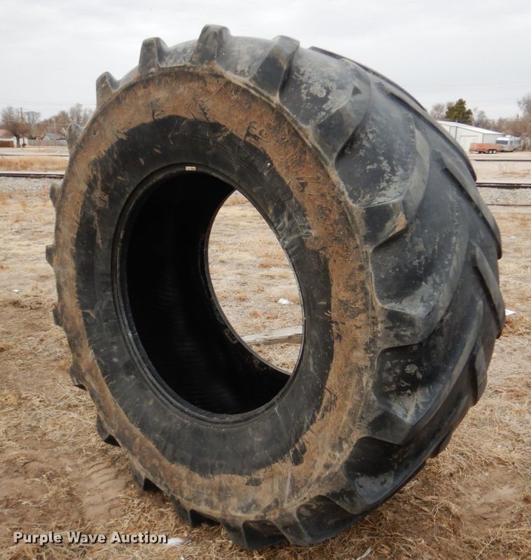 image for item DJ3000 (4) Michelin 800/70R38 tires