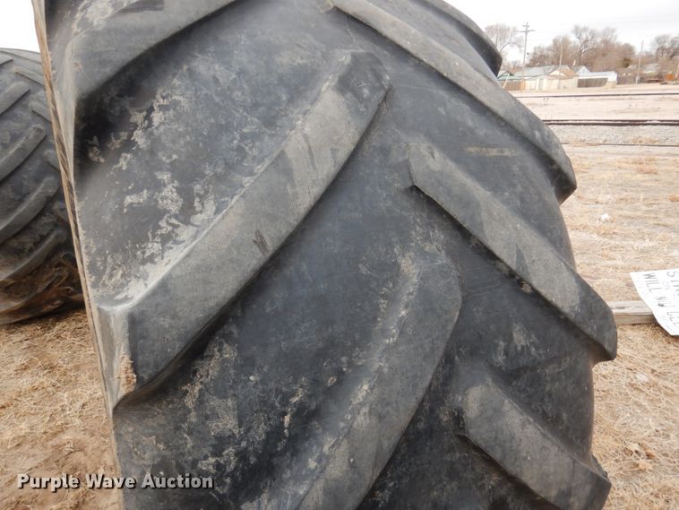 image for item DJ3000 (4) Michelin 800/70R38 tires