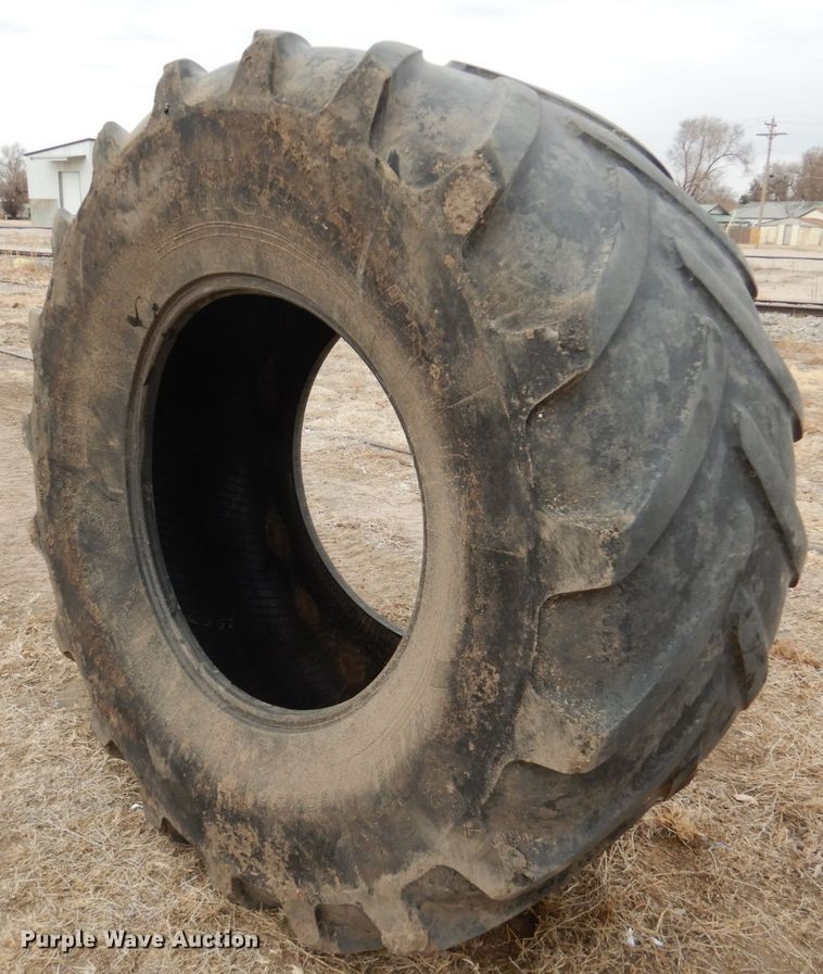 image for item DJ3000 (4) Michelin 800/70R38 tires