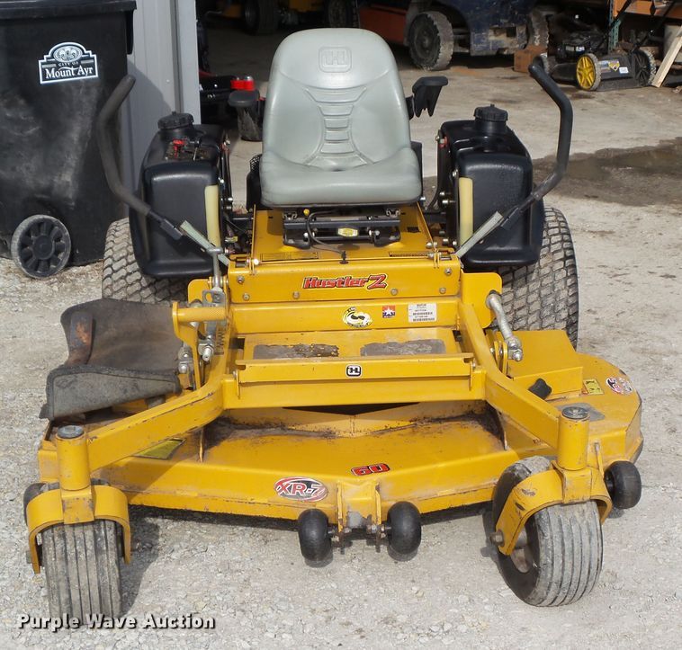 image for item EM9918 2007 Hustler Hustler Z 927772B ZTR lawn mower