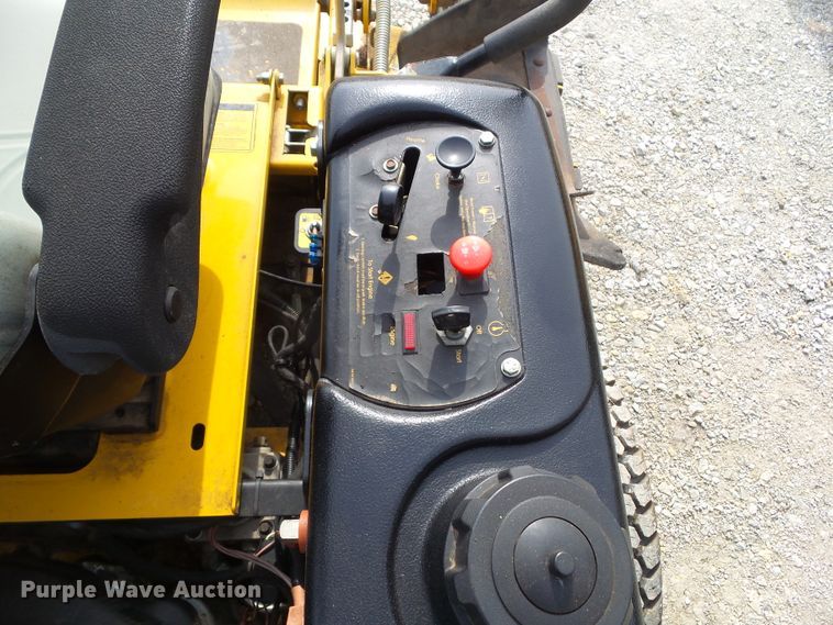 image for item EM9918 2007 Hustler Hustler Z 927772B ZTR lawn mower