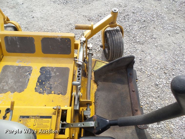 image for item EM9918 2007 Hustler Hustler Z 927772B ZTR lawn mower