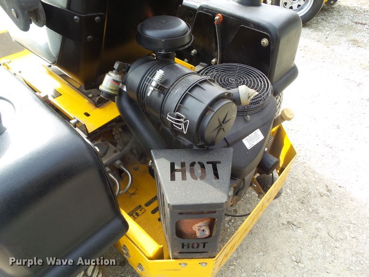 image for item EM9918 2007 Hustler Hustler Z 927772B ZTR lawn mower