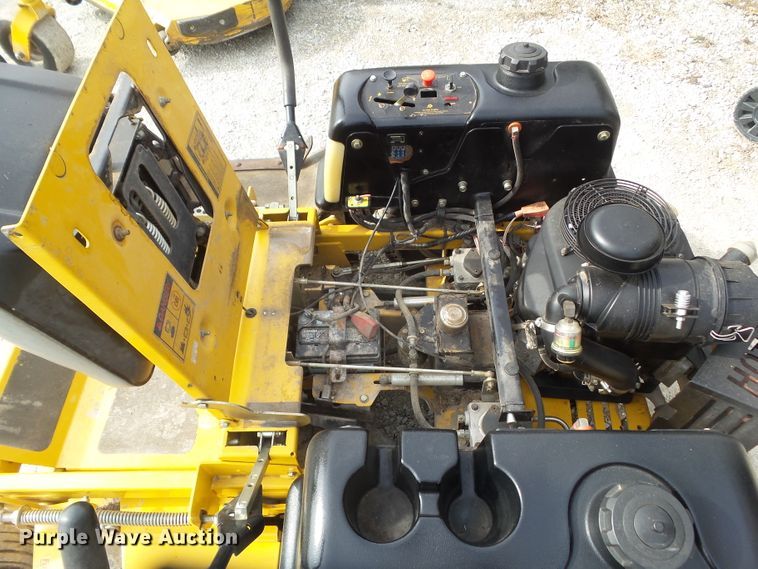 image for item EM9918 2007 Hustler Hustler Z 927772B ZTR lawn mower