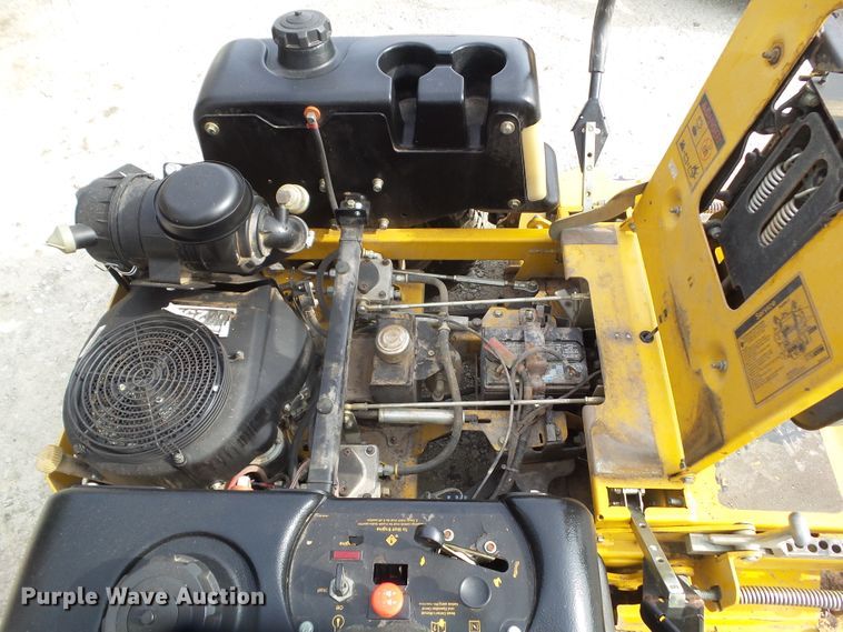 image for item EM9918 2007 Hustler Hustler Z 927772B ZTR lawn mower