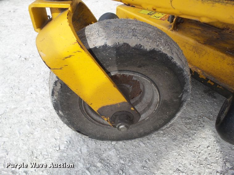 image for item EM9919 2006 Hustler Mini Z 927236 ZTR lawn mower