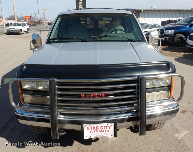 image for item ER9940 1993 GMC Suburban 2500 SUV