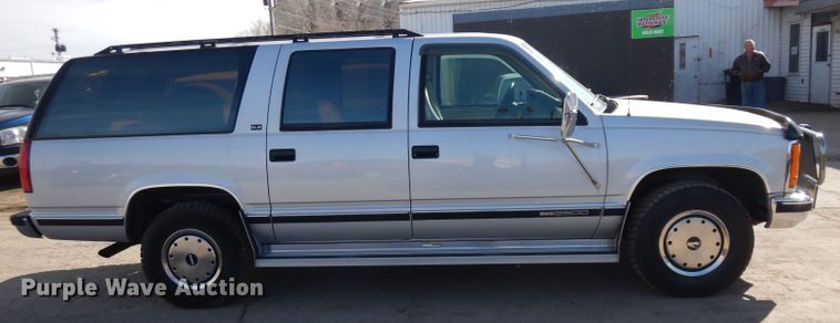 image for item ER9940 1993 GMC Suburban 2500 SUV