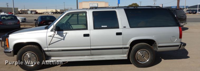 image for item ER9940 1993 GMC Suburban 2500 SUV