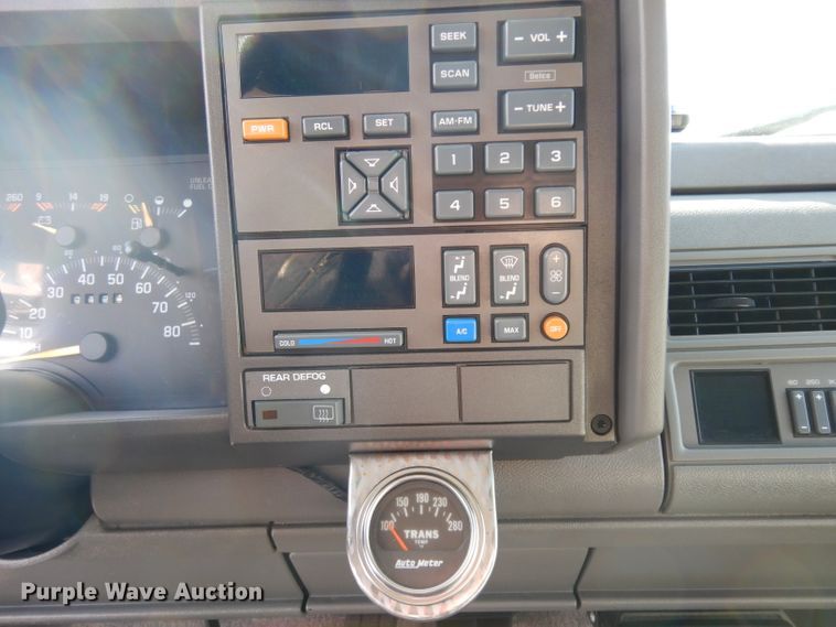 image for item ER9940 1993 GMC Suburban 2500 SUV