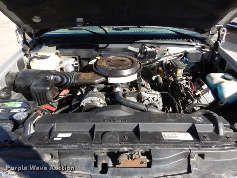 image for item ER9940 1993 GMC Suburban 2500 SUV