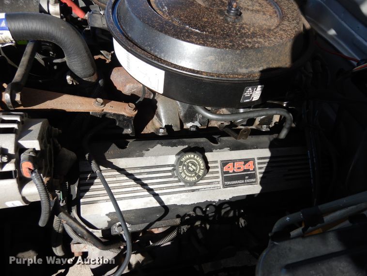 image for item ER9940 1993 GMC Suburban 2500 SUV