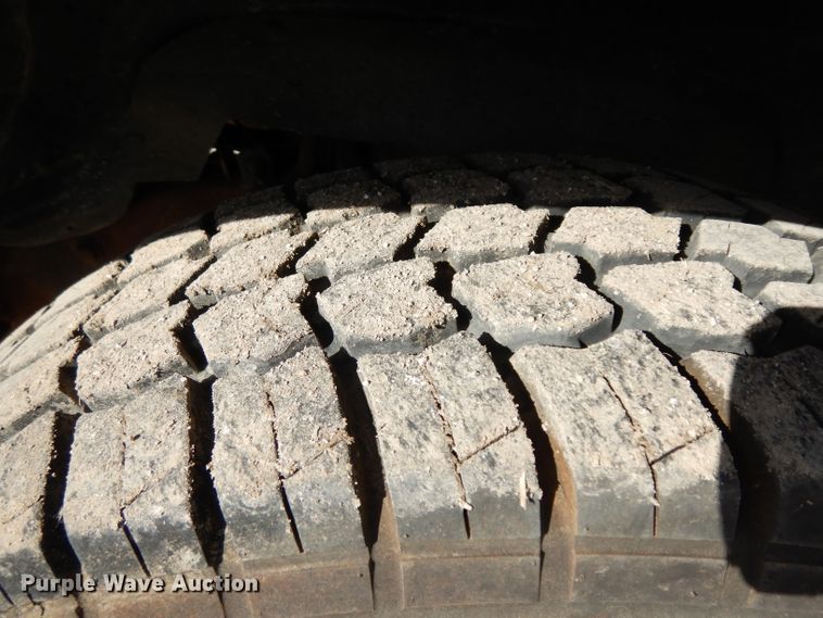 image for item ER9940 1993 GMC Suburban 2500 SUV