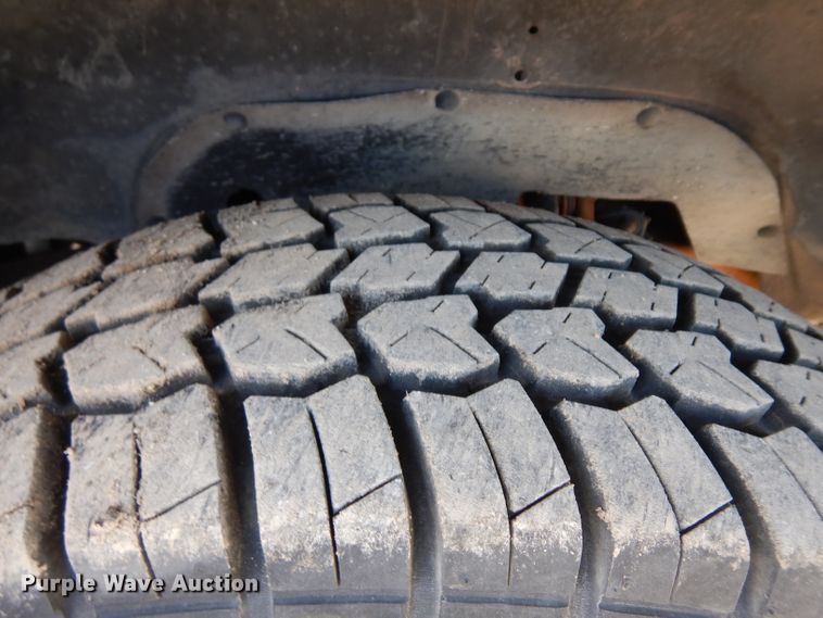 image for item ER9940 1993 GMC Suburban 2500 SUV