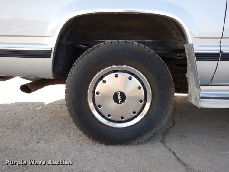 image for item ER9940 1993 GMC Suburban 2500 SUV