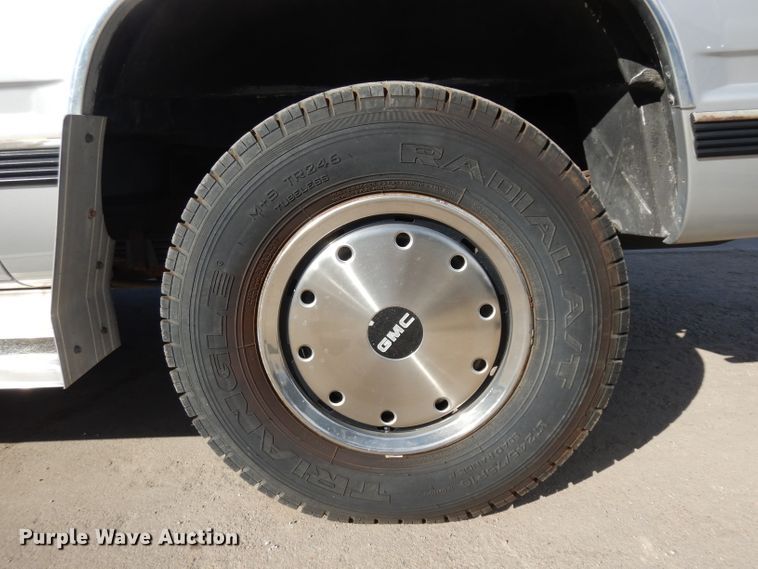 image for item ER9940 1993 GMC Suburban 2500 SUV