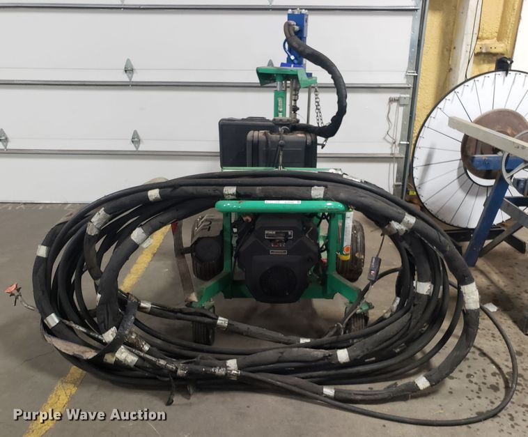 image for item EZ9089 Garlock 2120 Commander airless sprayer