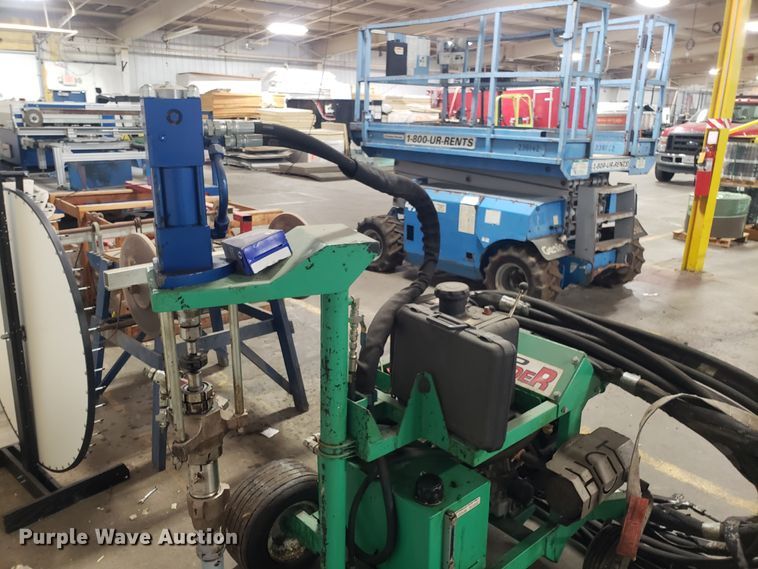 image for item EZ9089 Garlock 2120 Commander airless sprayer