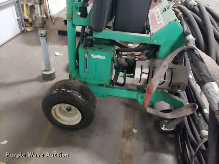 image for item EZ9089 Garlock 2120 Commander airless sprayer