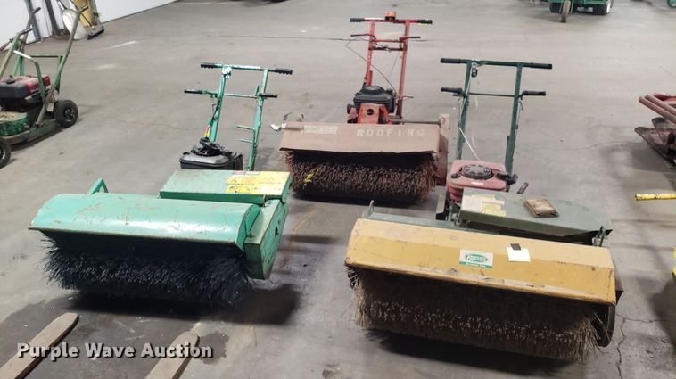 image for item EZ9090 (3) brooms