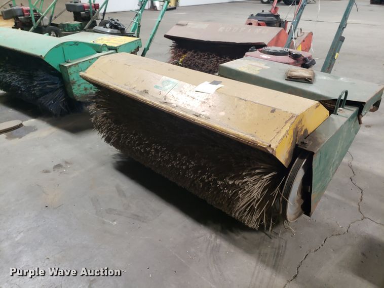 image for item EZ9090 (3) brooms