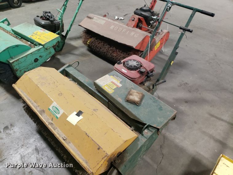 image for item EZ9090 (3) brooms