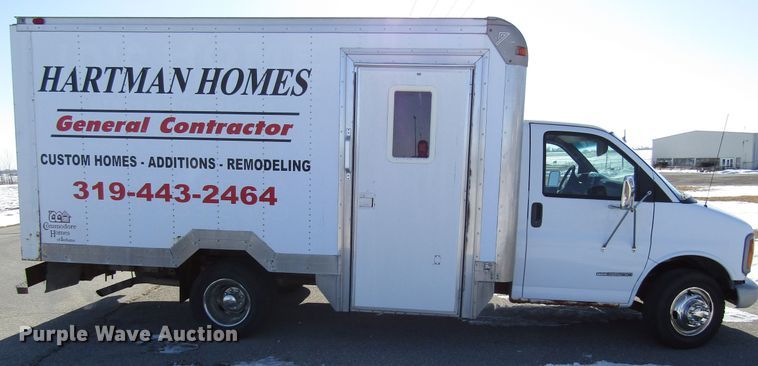image for item FD9371 2002 GMC Savana G3500 box truck