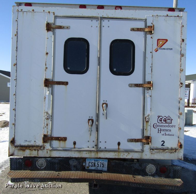 image for item FD9371 2002 GMC Savana G3500 box truck