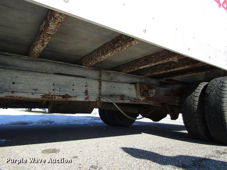 image for item FD9371 2002 GMC Savana G3500 box truck