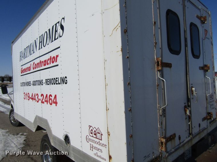 image for item FD9371 2002 GMC Savana G3500 box truck