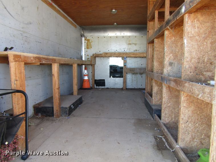 image for item FD9371 2002 GMC Savana G3500 box truck