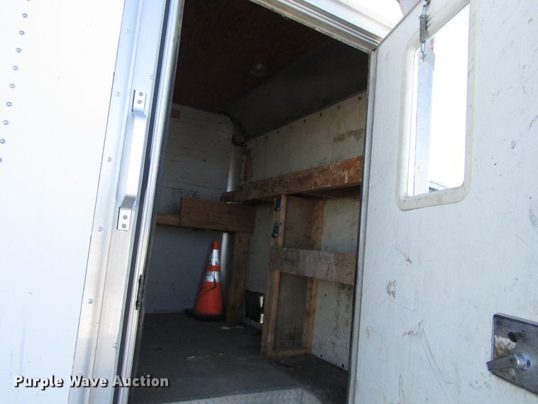 image for item FD9371 2002 GMC Savana G3500 box truck