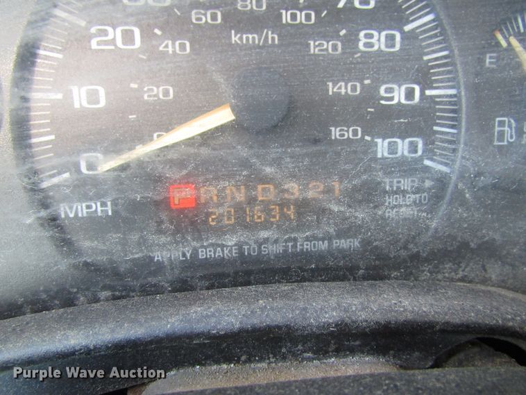 image for item FD9371 2002 GMC Savana G3500 box truck