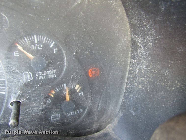 image for item FD9371 2002 GMC Savana G3500 box truck