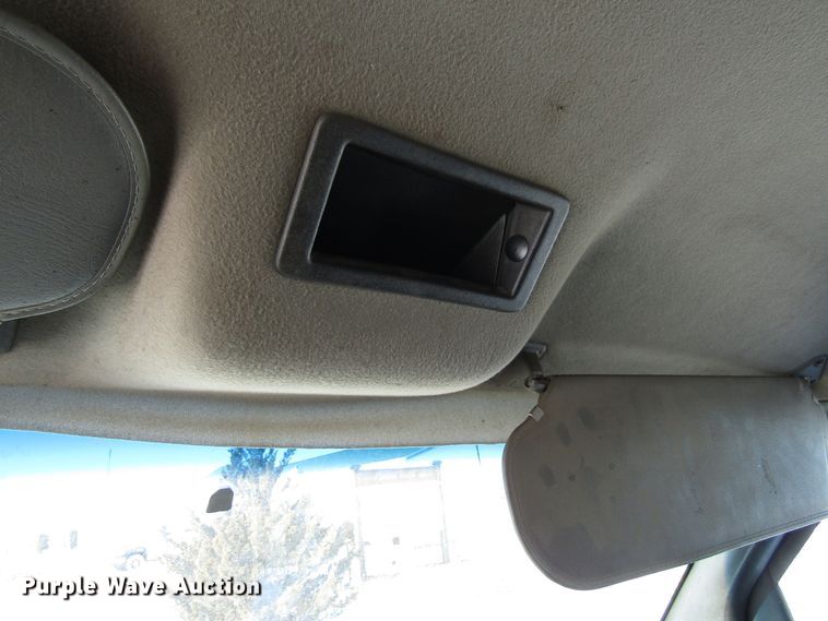 image for item FD9371 2002 GMC Savana G3500 box truck