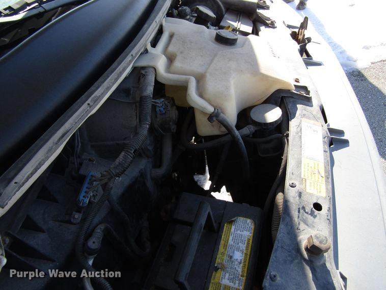 image for item FD9371 2002 GMC Savana G3500 box truck