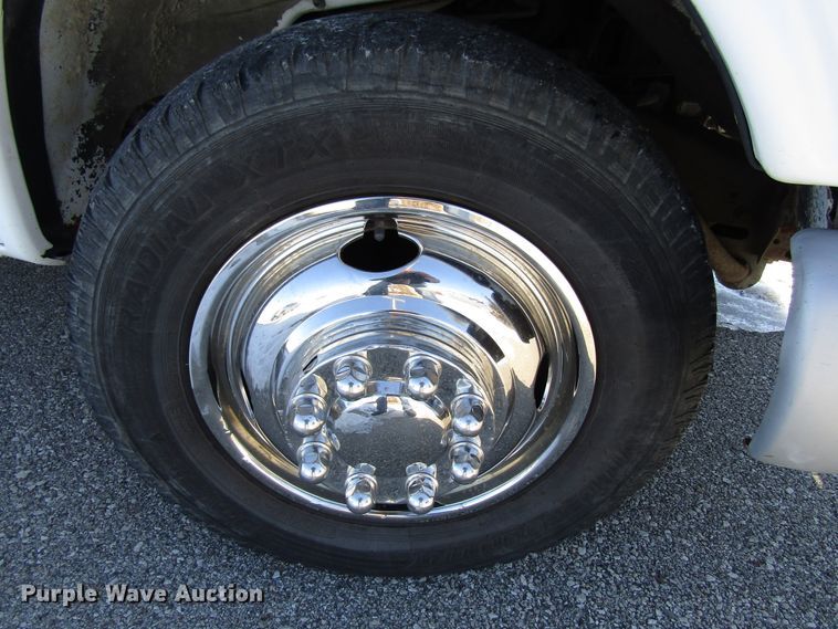 image for item FD9371 2002 GMC Savana G3500 box truck