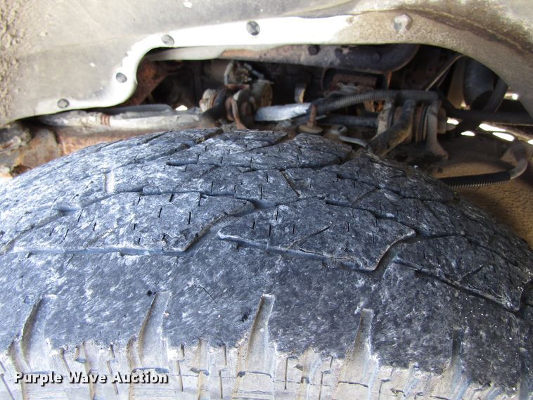 image for item FD9371 2002 GMC Savana G3500 box truck