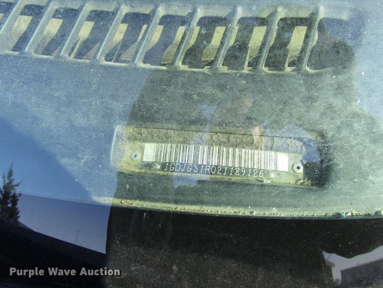 image for item FD9371 2002 GMC Savana G3500 box truck