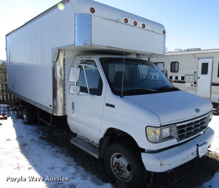 image for item FD9373 1994 Ford Econoline E350 box truck