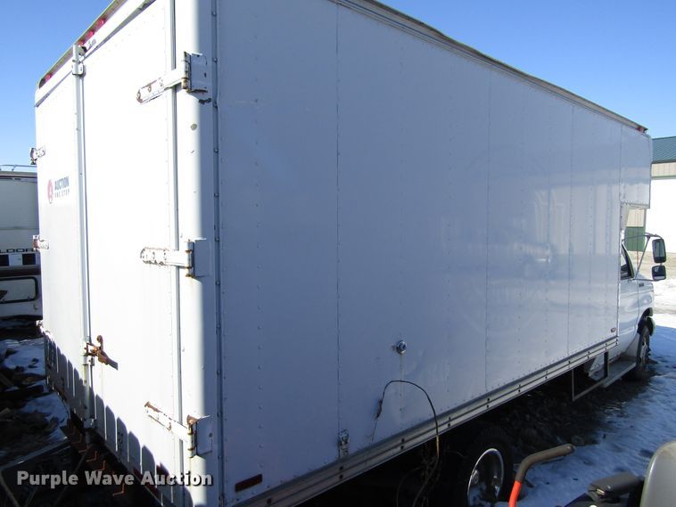 image for item FD9373 1994 Ford Econoline E350 box truck