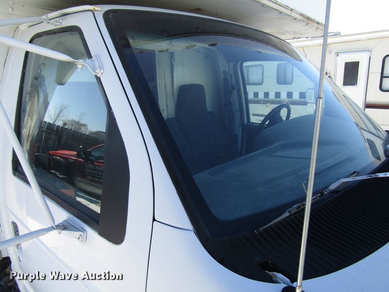 image for item FD9373 1994 Ford Econoline E350 box truck